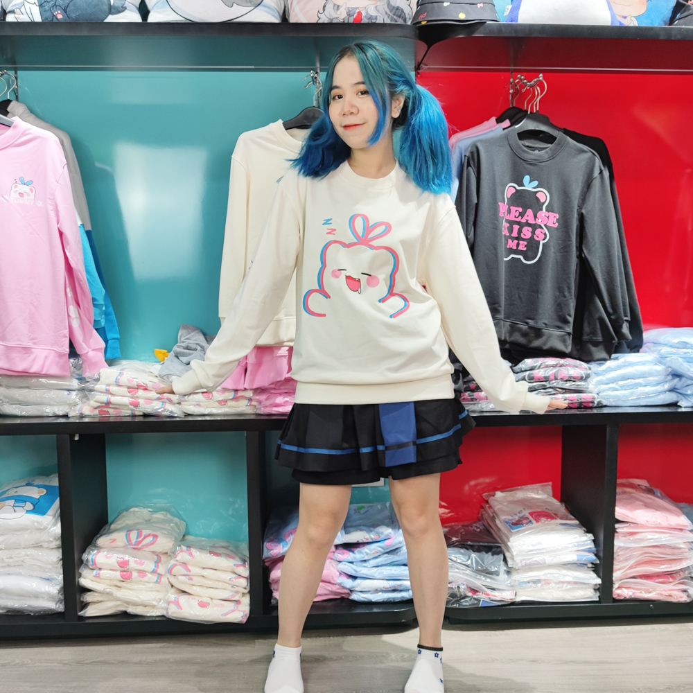 Chào mừng bạn đến với bộ sưu tập áo sweater gấu tuyết kawaii! Những chiếc áo này có hình ảnh gấu tuyết đáng yêu và mang đến cảm giác ấm áp khi mặc vào mùa đông. Bạn sẽ thích thú với chất liệu mềm mại và thiết kế hợp thời trang. Hãy xem ngay để chọn một chiếc áo để làm nổi bật trong tủ quần áo của bạn!